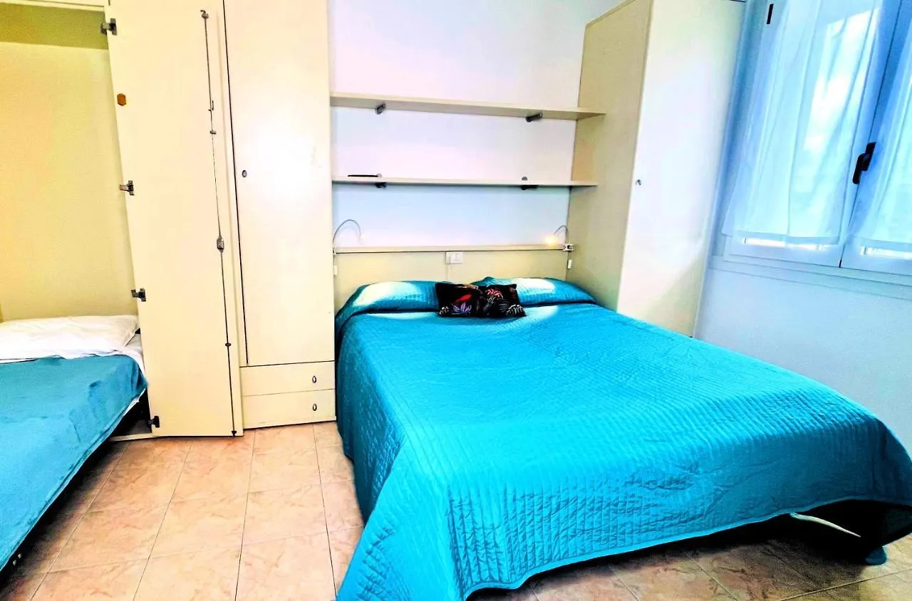 Residence Frontemare Римини Италия