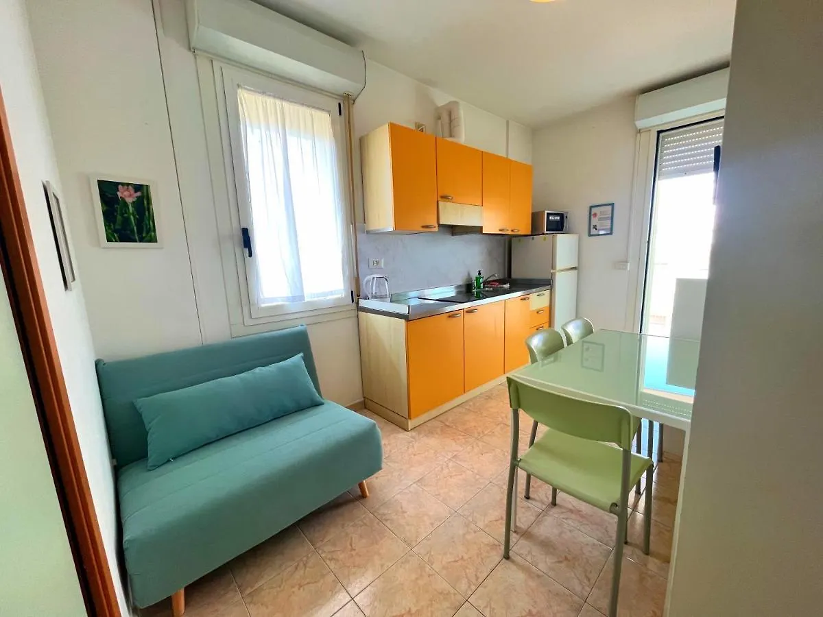Residence Frontemare Римини 2*,  Италия