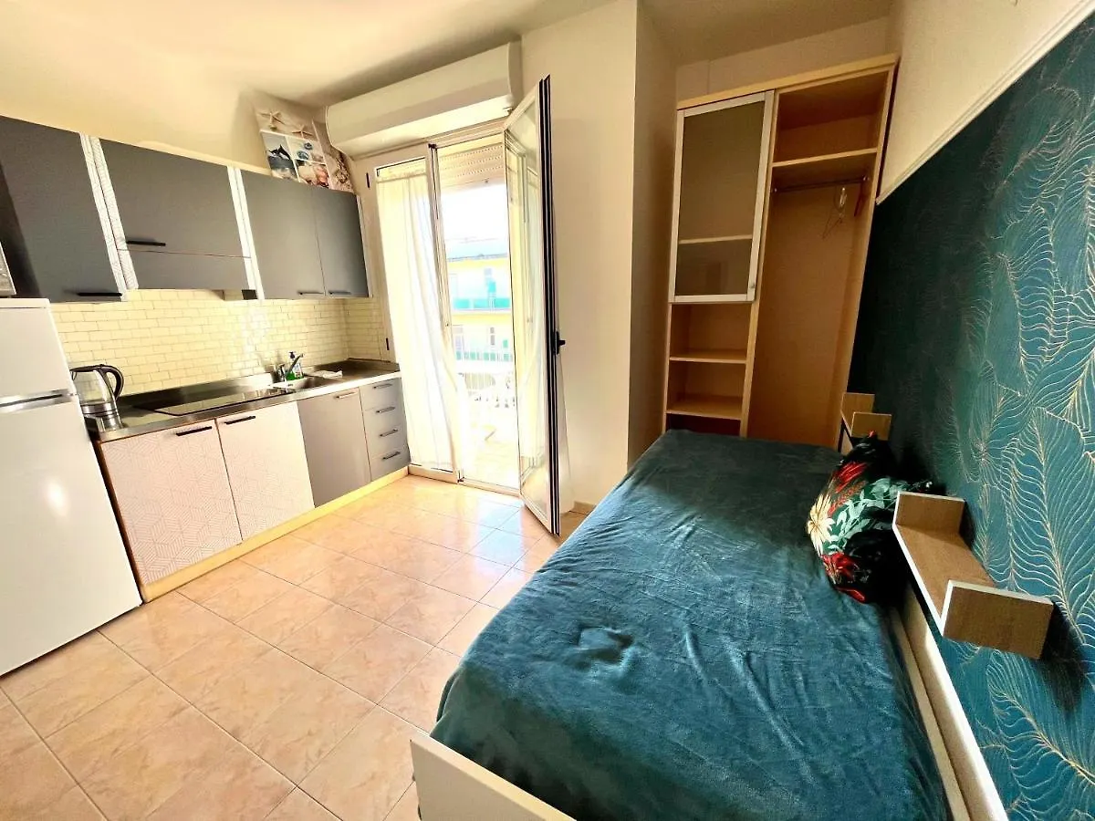 Residence Frontemare Римини